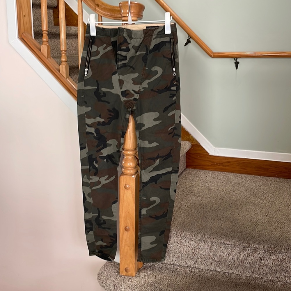 Camo pants . Unusual fit. Size 0